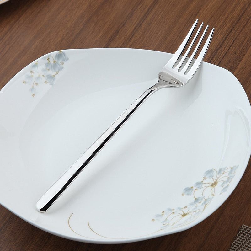 24-Piece Dinnerware and Cutlery Set