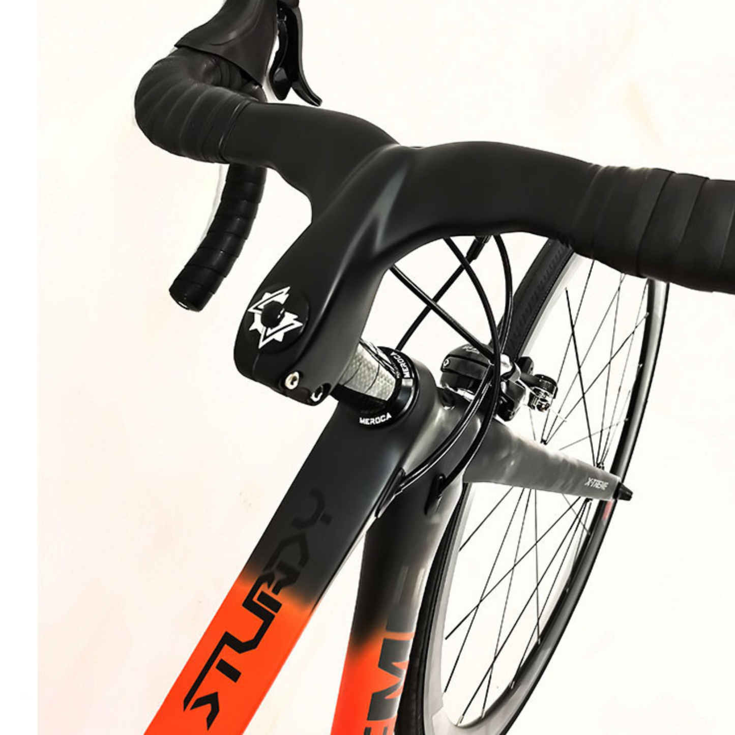 High-Performance Carbon Fiber Mountain Bikes