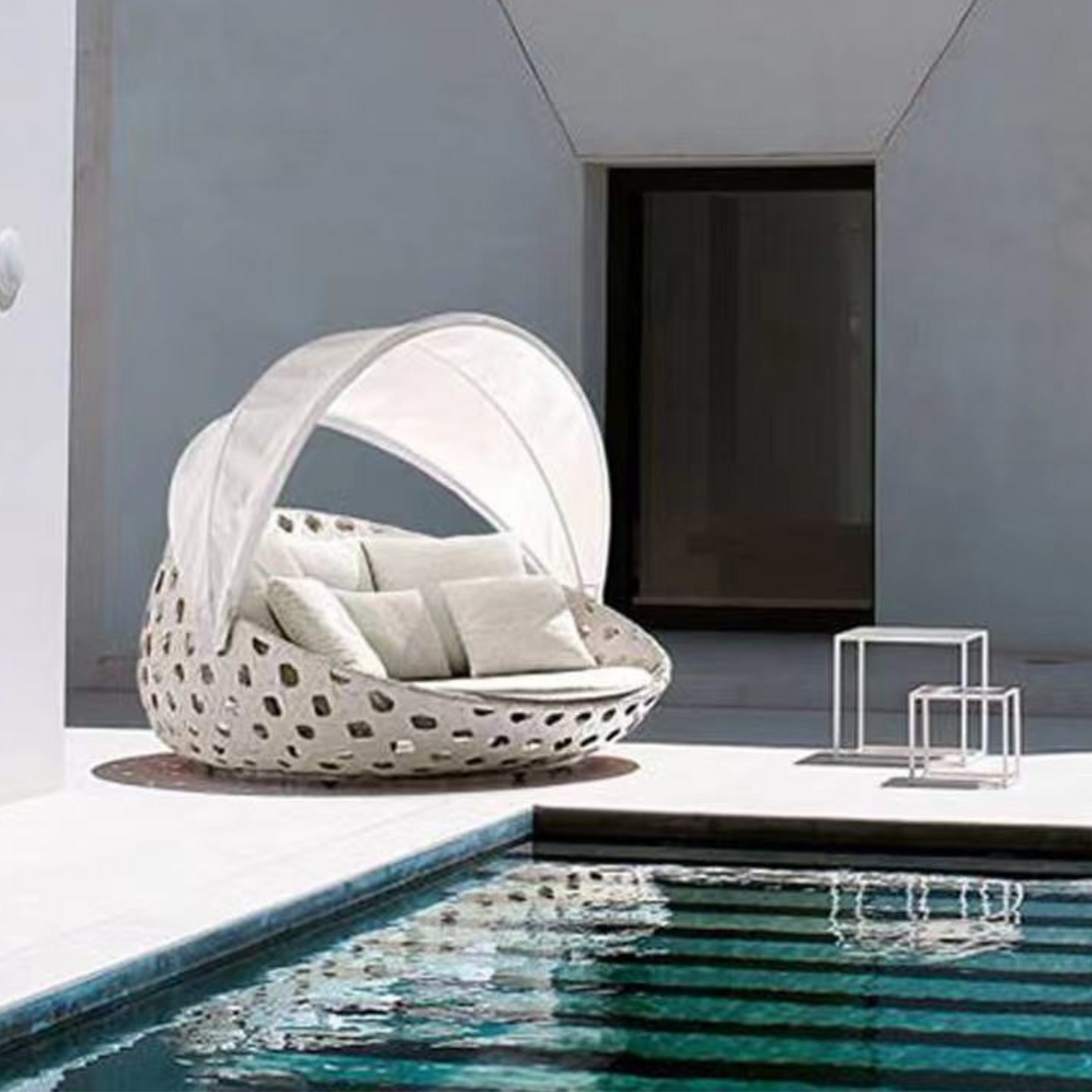 Luxury Round Rattan Sleeping Bed