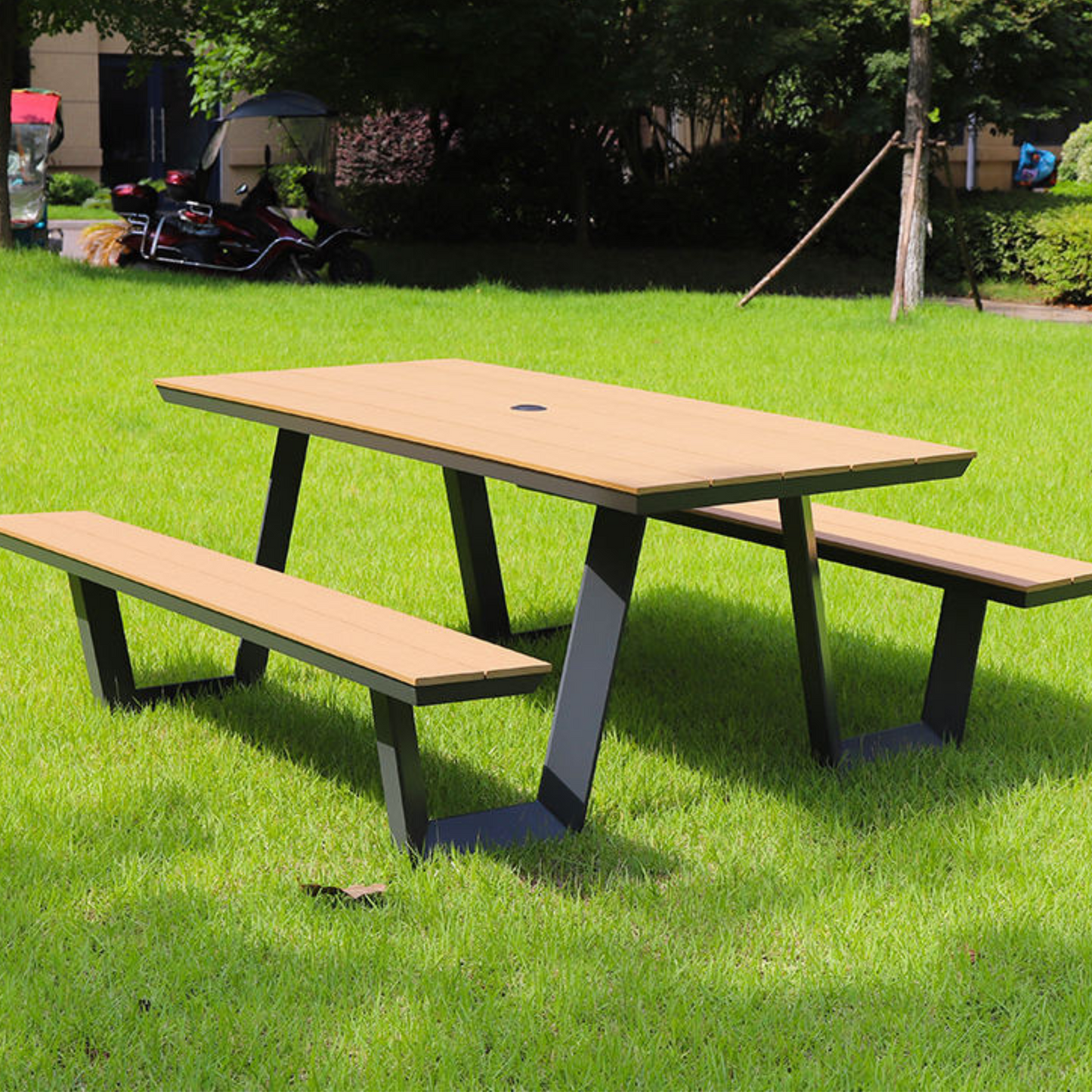 Stylish Plastic Dining Table Set